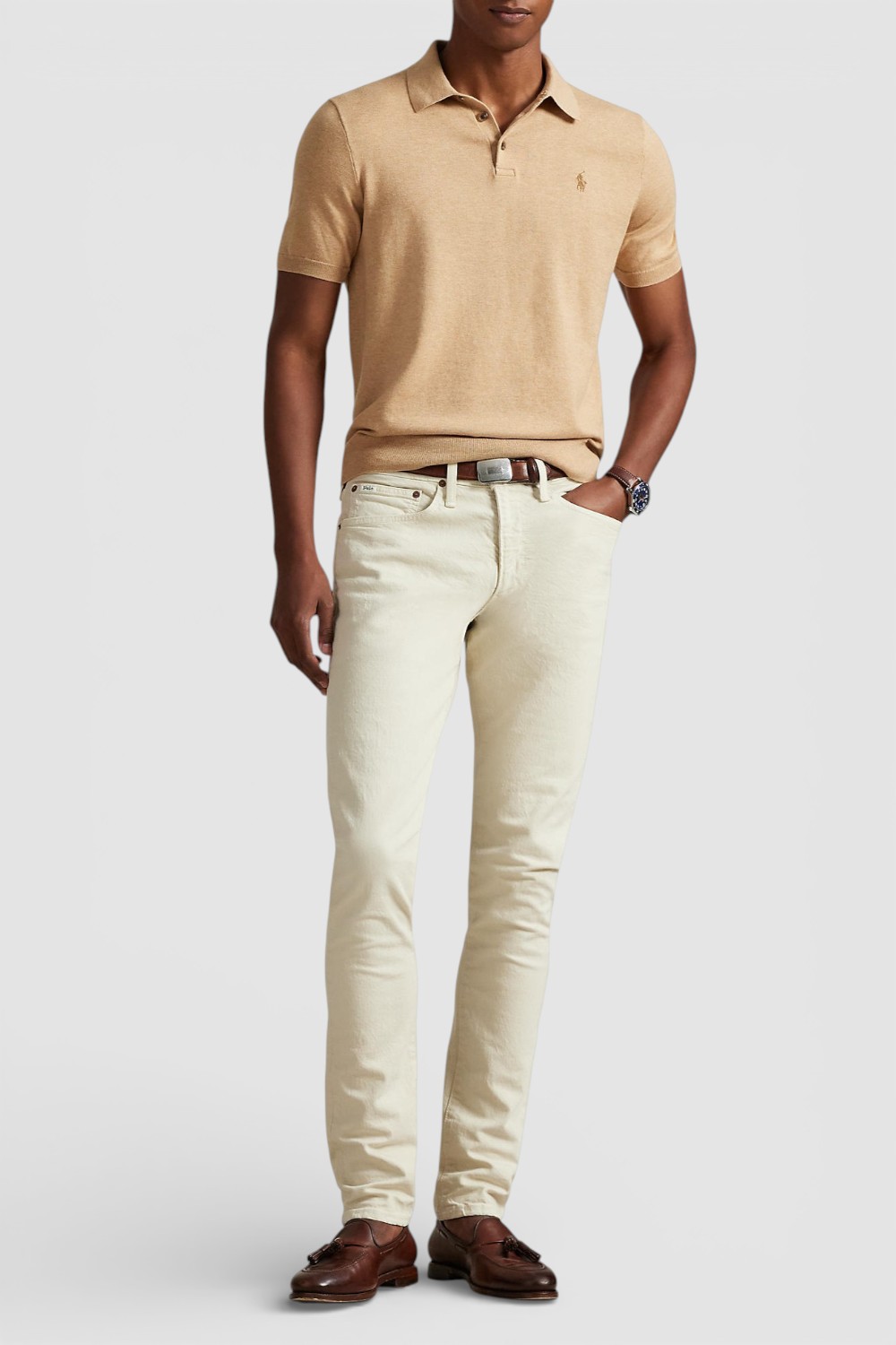 תמונת כל הלוק של חולצת פולו